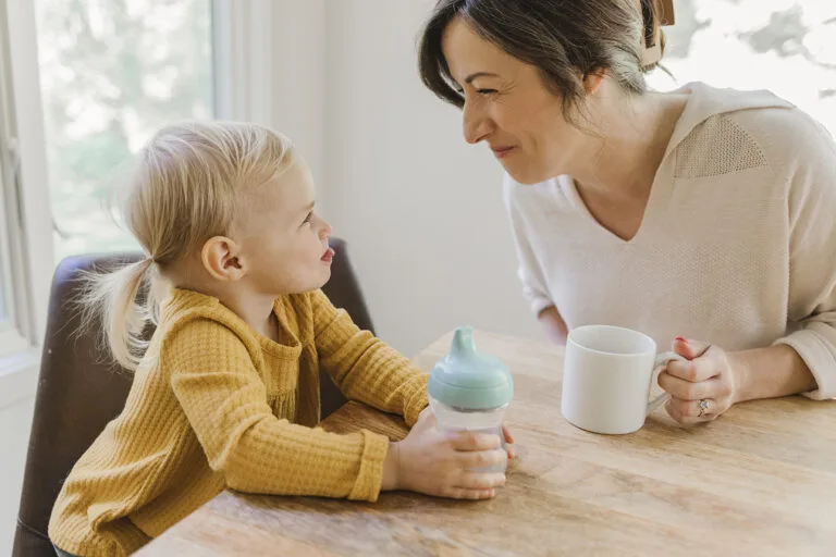 Yhteinen ruokailuhetki vanhemman kanssa